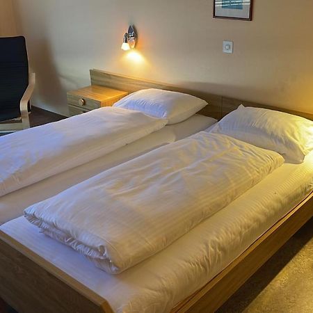 Hotel Edirol Vouvry Екстер'єр фото