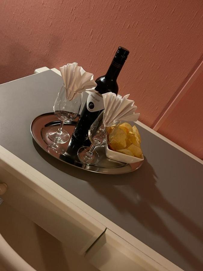 Hotel Edirol Vouvry Екстер'єр фото