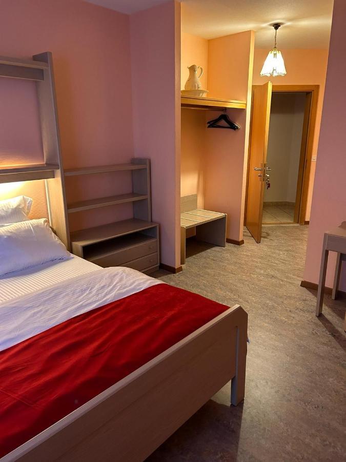 Hotel Edirol Vouvry Екстер'єр фото