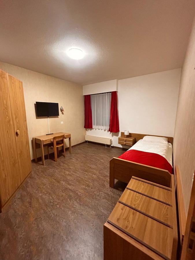 Hotel Edirol Vouvry Екстер'єр фото