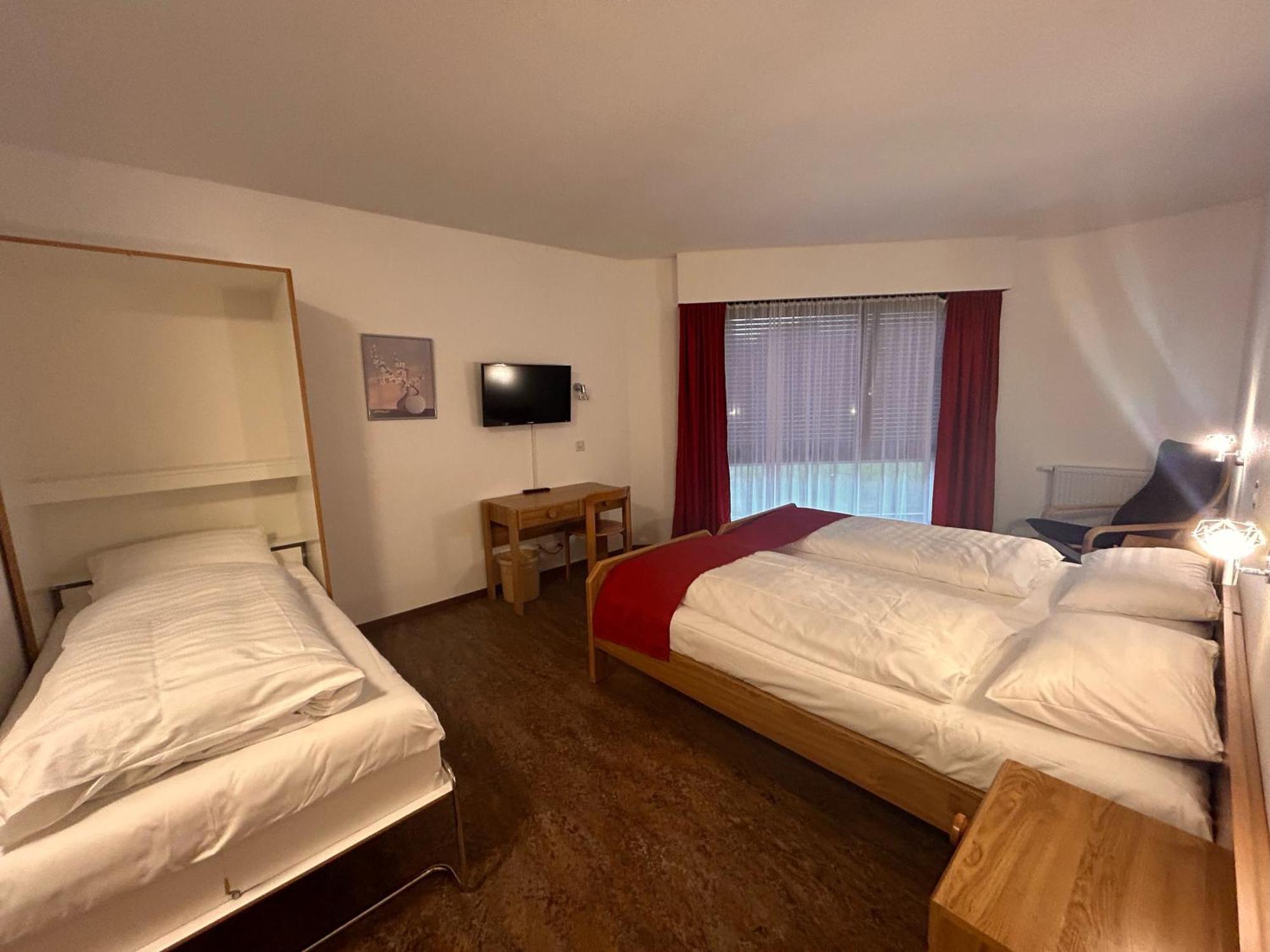 Hotel Edirol Vouvry Екстер'єр фото